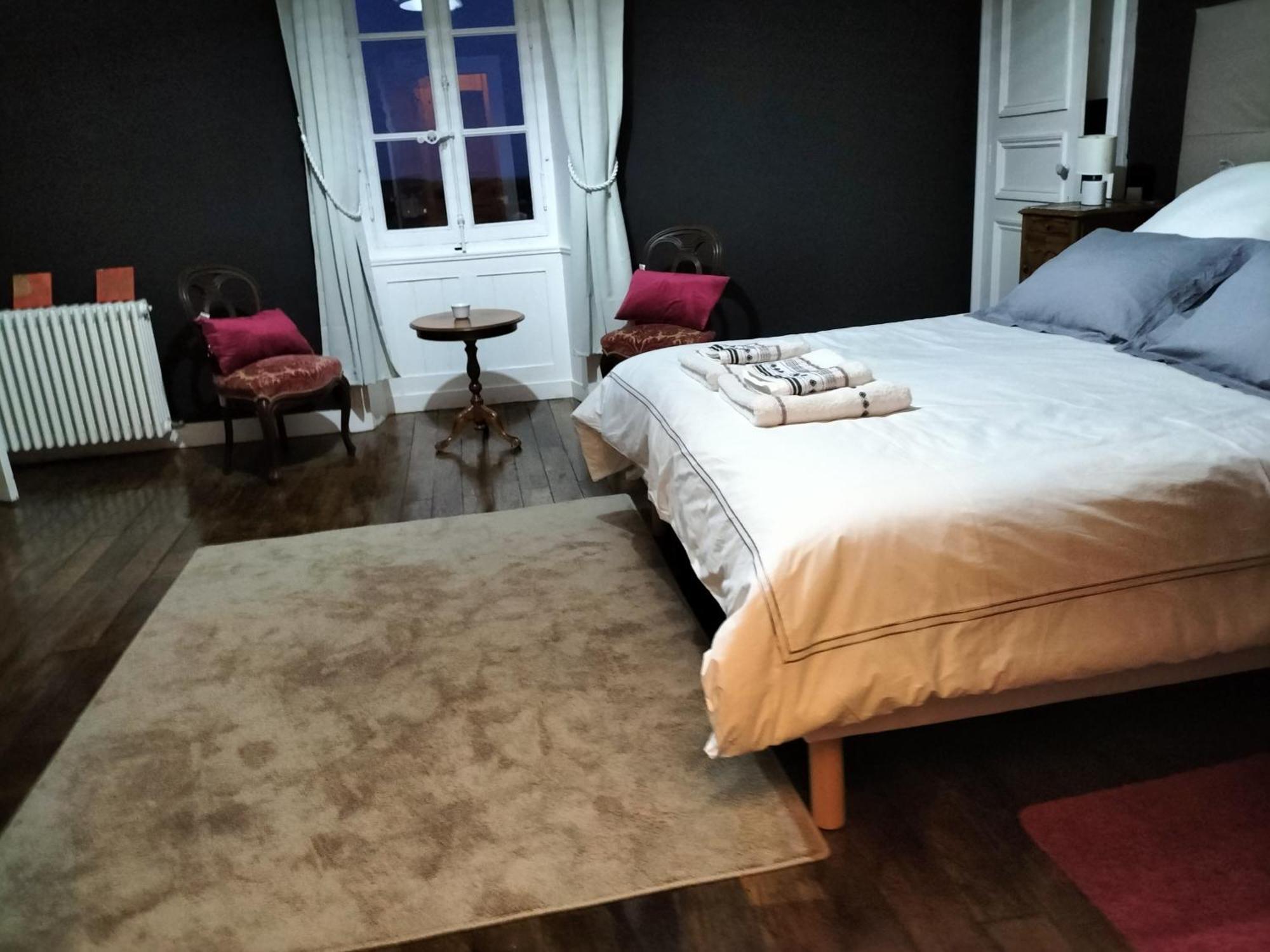 Chateau Le Puybelliard Bed & Breakfast Chantonnay Exterior photo
